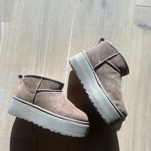 Women's Chestnut Ugg Platform Ankle Boots